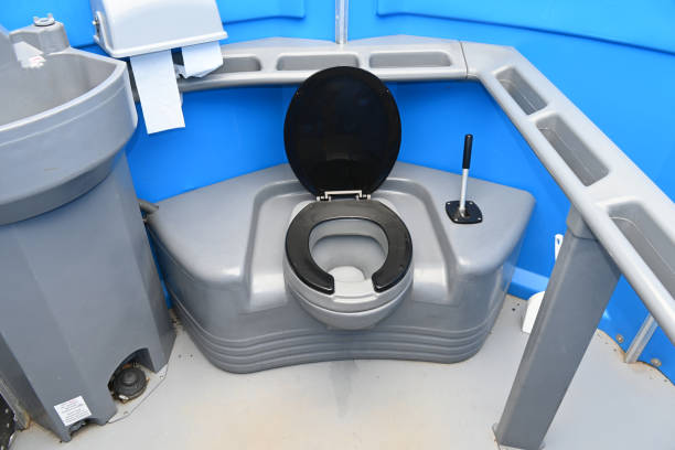 Best Portable bathroom rental  in Holland, OH